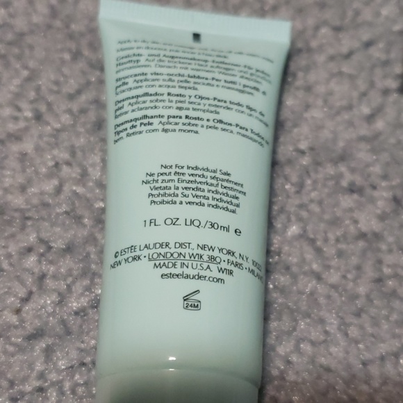 Estee Lauder take it away makeup remover - Picture 3 of 3